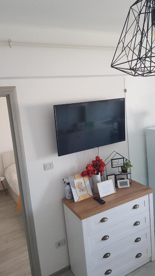 Mall Luxury VI Apartments Bacau Bagian luar foto